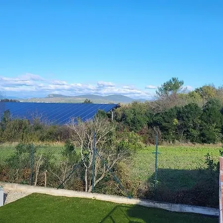 Charming, Very Bright House With A Pool
