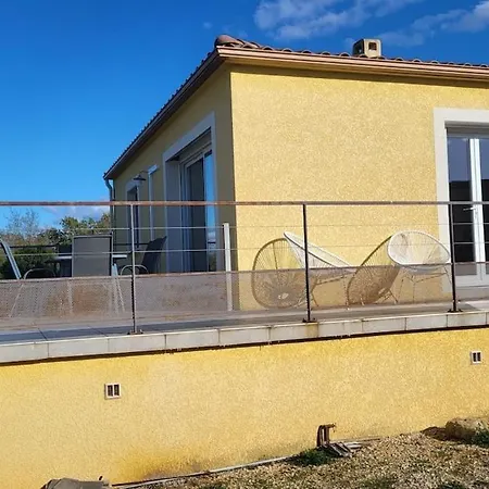 Charming, Very Bright House With A Pool Villa